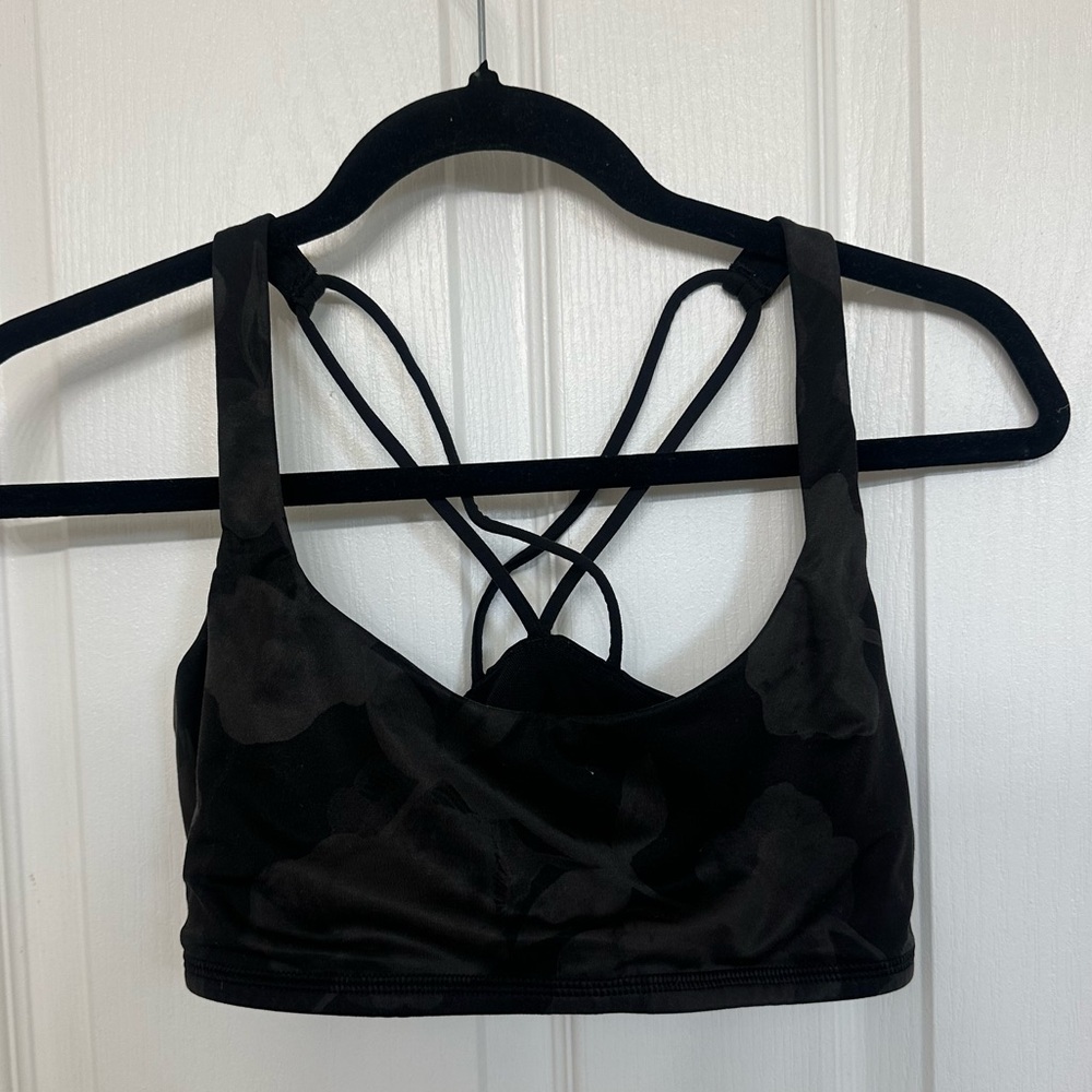 Lululemon Free To Be Bra